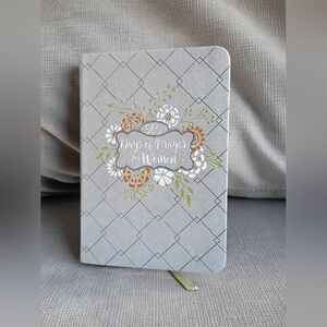 365 Days of Prayer for Women (Imitation Leather) – Guided Prayers and Daily Book